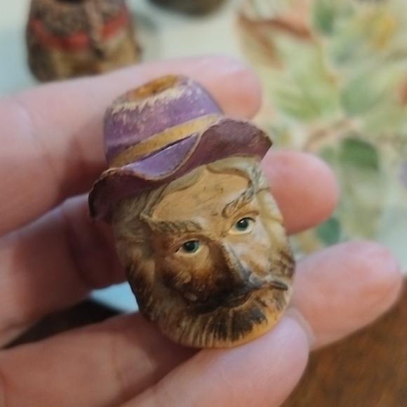 Cigarette Snuffers.  Housecshelf4 - Picture 4 of 4